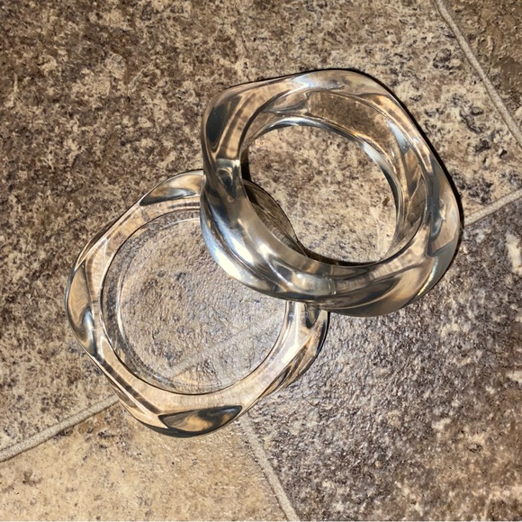 Shein 2pcs clear bracelet - Picture 1 of 3
